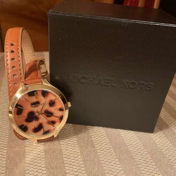 EUC Authentic Michael Kors Cheetah Wrap Watch - Picture 2 of 4